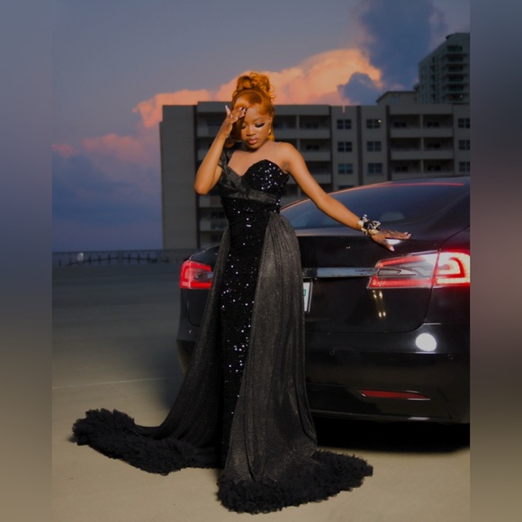 Black Prom Dress w/ Detachable Train - Picture 1 of 7